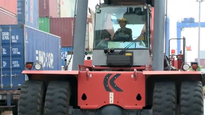 lai xe nang reachstacker