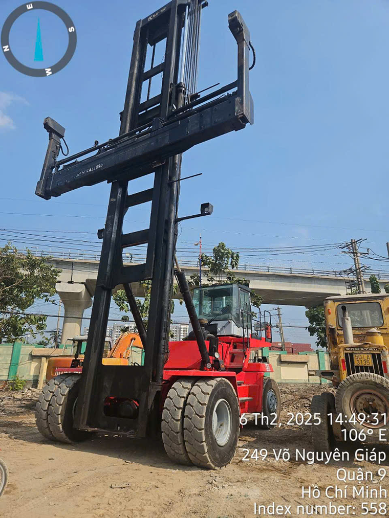 xe nang cu container cho thue