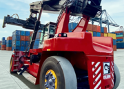 hieu xe reach stacker
