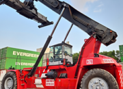 reach stacker