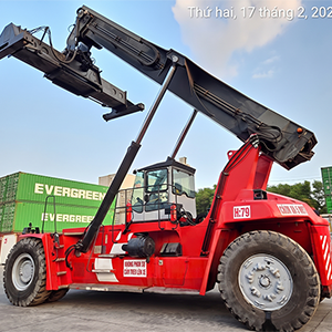 reach stacker